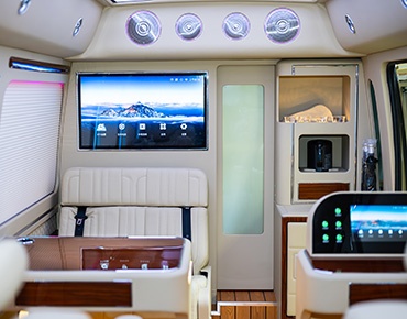 考斯特商務(wù)12座內(nèi)飾 (5)