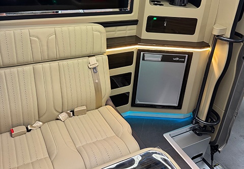 紅旗國(guó)悅  商務(wù)版12座 細(xì)節(jié) (1)